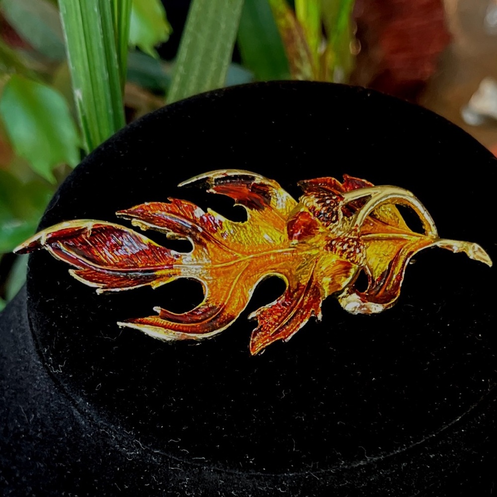 Vintage Oak Leaf Enamel Brooch in Gold and Orange Excellent Condition